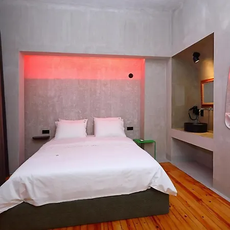 Aparthotel Paradox 4*