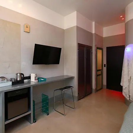 Paradox Aparthotel 4*