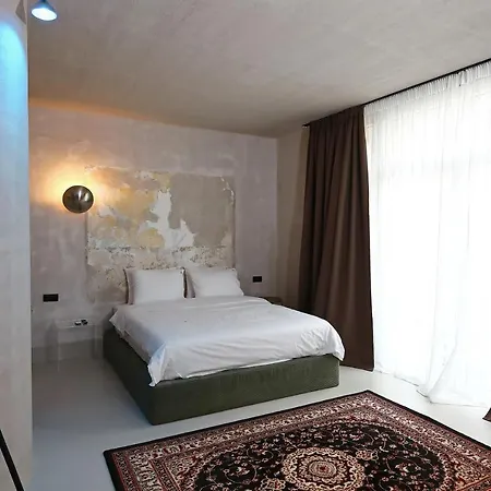 Paradox 4*