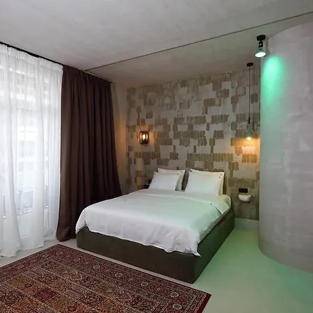 Hotel de apartamente Paradox Salonic